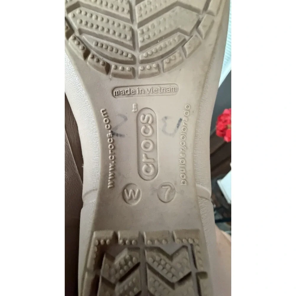 Crocs Cap Toe Ballet Flats Women 7 Tan Black Patent Slip On Comfort Shoes
